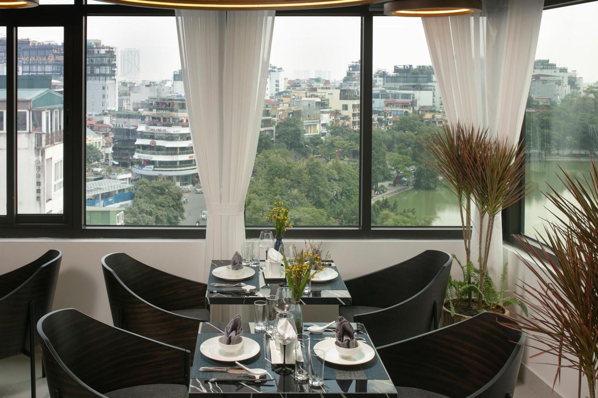 Le Premier Hotel & Rooftop Bar Hanoi Exteriör bild