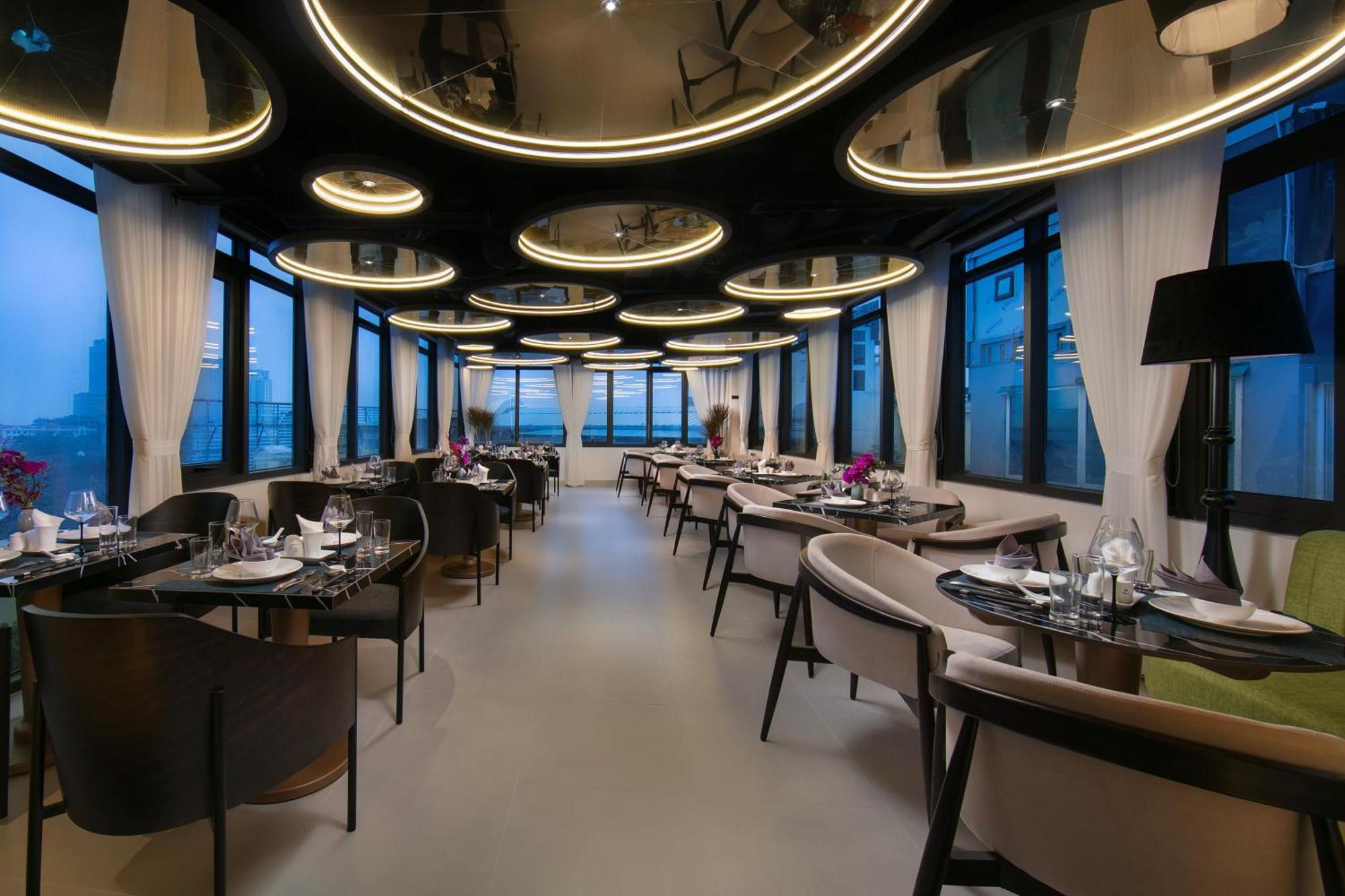 Le Premier Hotel & Rooftop Bar Hanoi Exteriör bild