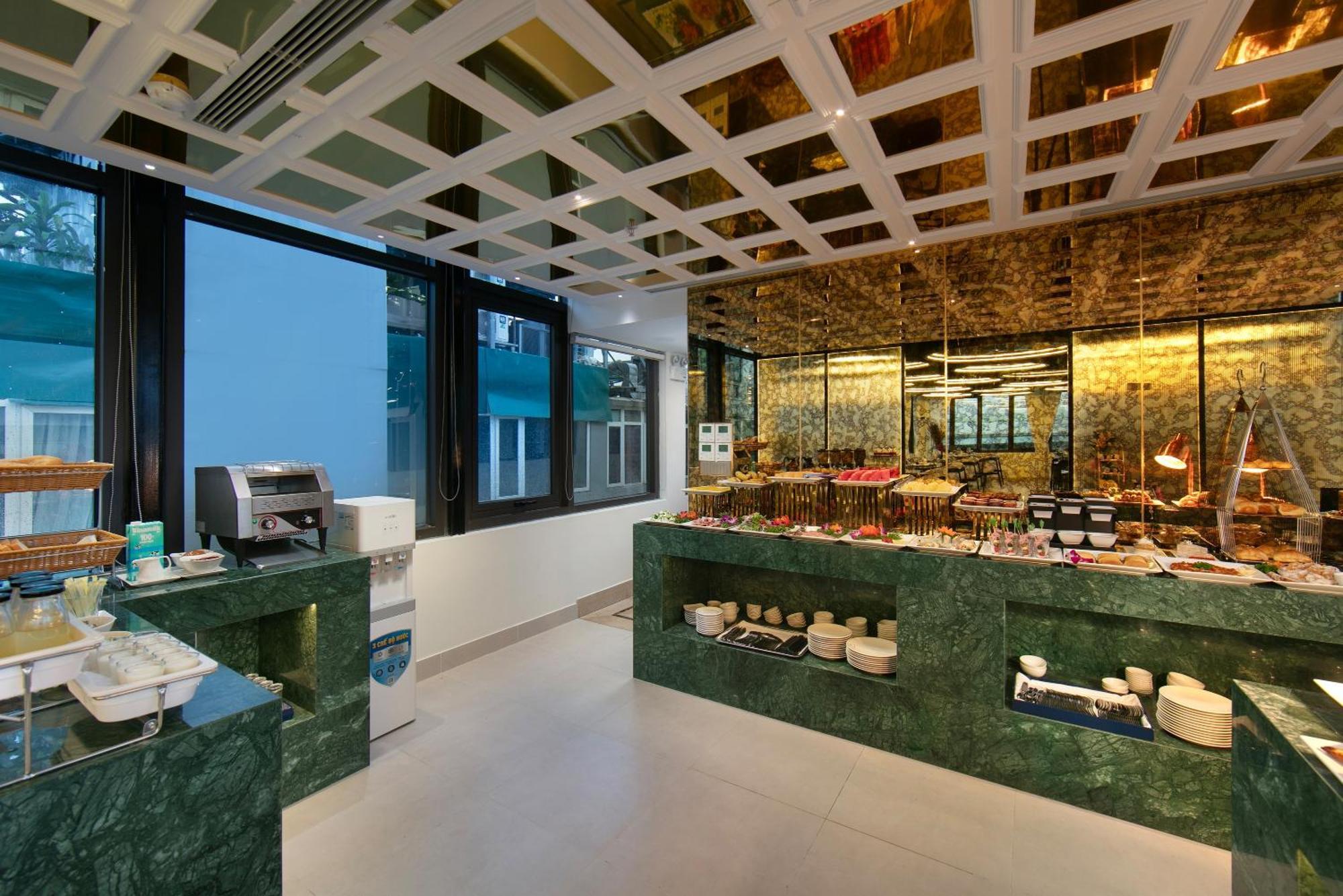 Le Premier Hotel & Rooftop Bar Hanoi Exteriör bild