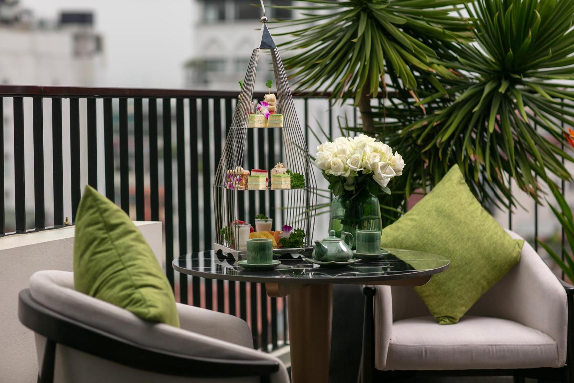 Le Premier Hotel & Rooftop Bar Hanoi Exteriör bild